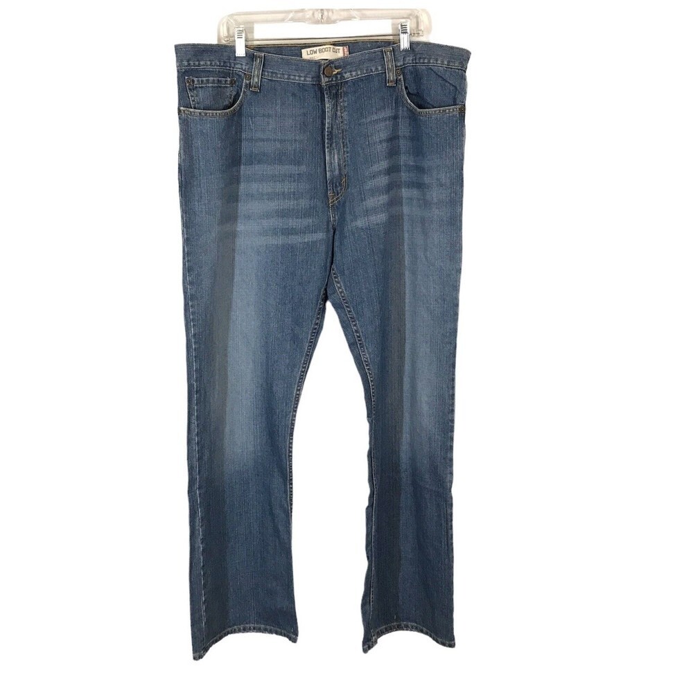 Levi's 527 Low Boot Cut Men's Size 42x33 Medium Wash Denim Jeans
